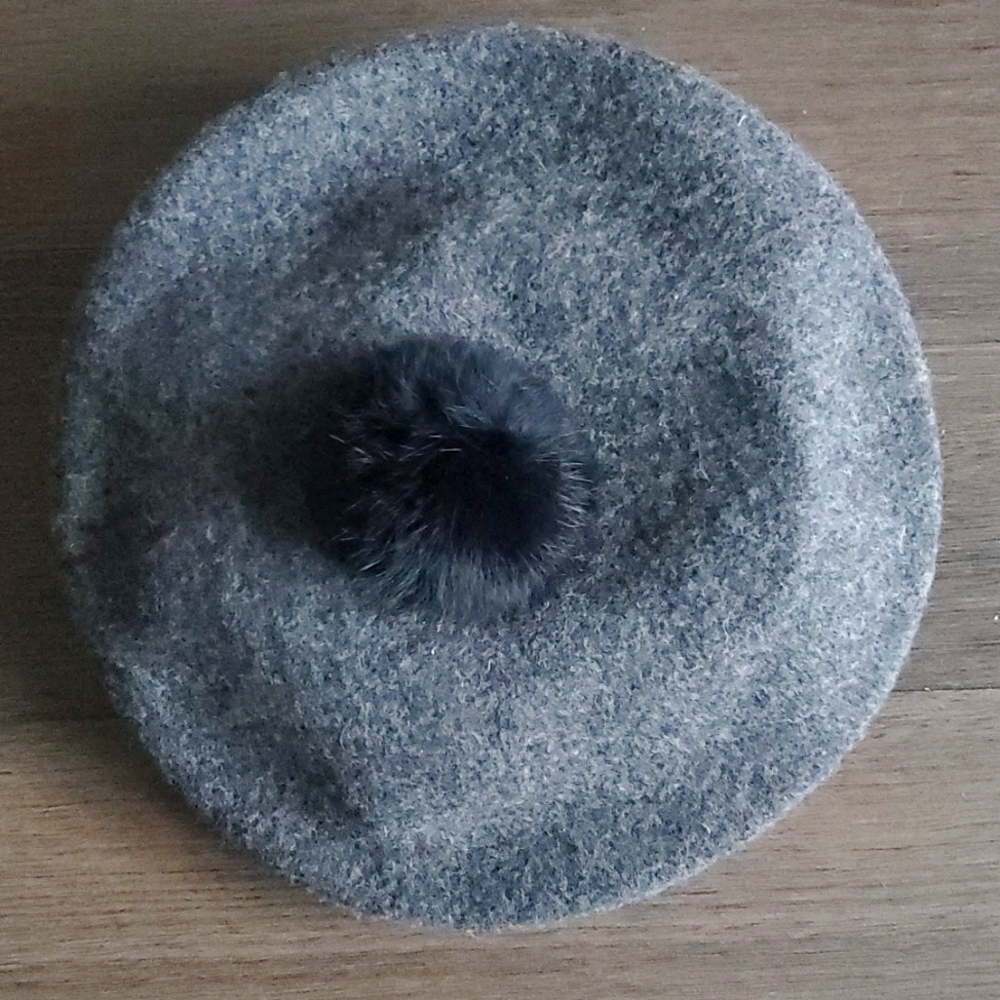 π 2X HOST PICK π Fraas French Style Fur Pom Pom Beret - Picture 2 of 8